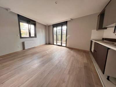 Kaçmaz'dan K.yalı Da Sıfır E'5 Metroya Yakın 1+1 Dair 6