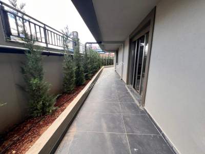 Kaçmaz'dan K.yalı Da Sıfır E'5 Metroya Yakın 1+1 Dair 13