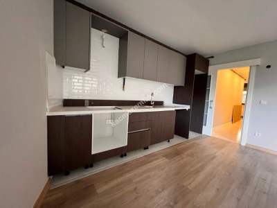 Kaçmaz'dan K.yalı Da Sıfır E'5 Metroya Yakın 1+1 Dair 4