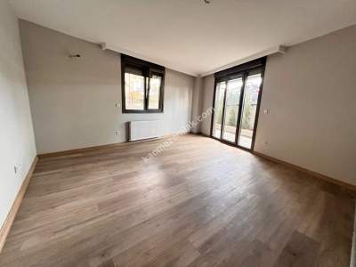 Kaçmaz'dan K.yalı Da Sıfır E'5 Metroya Yakın 1+1 Dair 9