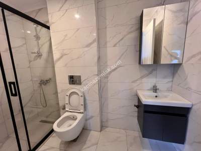 Küçükyalı'da Sıfır Binada Köşe Konumda Ön Cepheli 1+1 17