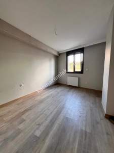 Küçükyalı'da Sıfır Binada Köşe Konumda Ön Cepheli 1+1 9