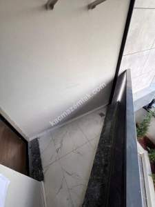 Küçükyalı'da Sıfır Binada Köşe Konumda Ön Cepheli 1+1 8