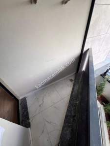 Küçükyalı'da Sıfır Binada Köşe Konumda Ön Cepheli 1+1 12