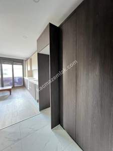 Küçükyalı'da Sıfır Binada Köşe Konumda Ön Cepheli 1+1 6