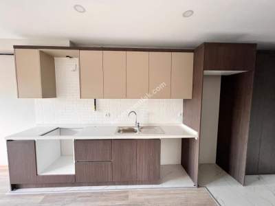 K.yalı Da Sıfır E'5 Metroya Yakın Ön Köşe 2+1 Daire 3