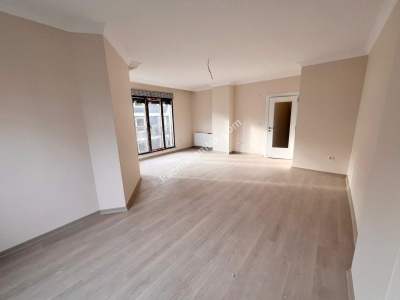 Küçükyalı'da Marmaraya Yakın Ebeveyn B. Katta Ön 3+1 8