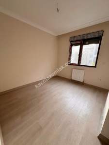 Küçükyalı'da Marmaraya Yakın Ebeveyn B. Katta Ön 3+1 7