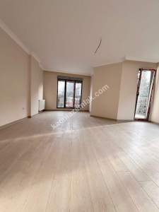 Küçükyalı'da Marmaraya Yakın Ebeveyn B. Katta Ön 3+1 6