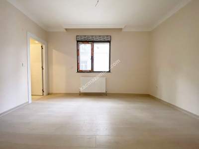 K.yalı Sıfır Ön Köşe Bina 2.Kat 110 M2 Ebeveynli 3+1 17