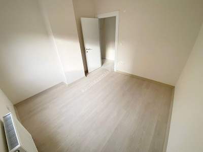 K.yalı Sıfır Ön Köşe Bina 2.Kat 110 M2 Ebeveynli 3+1 18