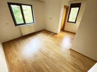 Sahilde 1.Kat Ön Köşe 95 M2 3+1 Satılık Daire 17