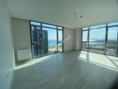 Pendik Siltaş Marina' Da Satılık Deniz Manza 17