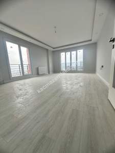 Kaçmaz'dan Dolayoba Ana Caddede Full Yapılı Sıfır 3+1 5