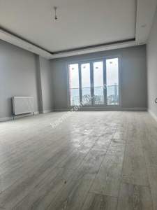 Kaçmaz'dan Dolayoba Ana Caddede Full Yapılı Sıfır 3+1 6