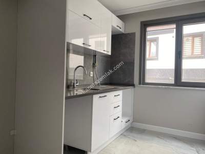 Sultanbeyli Battalgazi'de Ebeveyn Banyolu 2+1 Satılık 11