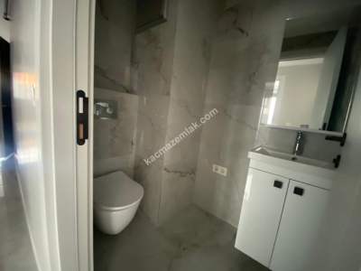 Sultanbeyli Battalgazi'de Ebeveyn Banyolu 2+1 Satılık 17