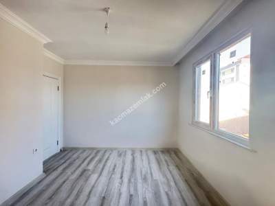 Sultanbeyli Necipfazıl Mh. 1.Kat Sıfır 2+1 Satılık Dair 17