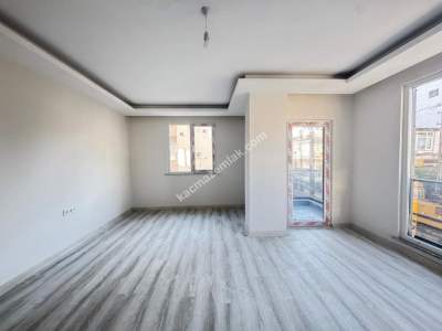 Sultanbeyli Necipfazıl Mh. 1.Kat Sıfır 2+1 Satılık Dair 8