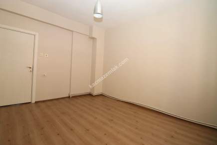 Ümraniye Esenkent Mah. Satılık 2+1 Ara Kat Daire 13