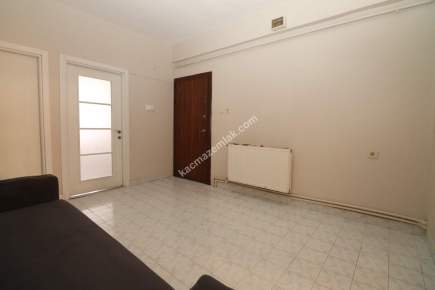 Ümraniye Esenkent Mah. Satılık 2+1 Ara Kat Daire 30