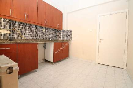 Ümraniye Esenkent Mah. Satılık 2+1 Ara Kat Daire 9