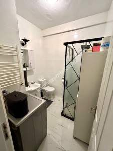 Ümraniye İstiklal Mh Genç Bina 2+1 Bahçeli İskanlı Satı 13