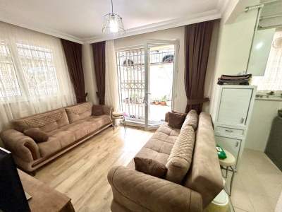 Ümraniye İstiklal Mh Genç Bina 2+1 Bahçeli İskanlı Satı 3