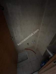 Ümraniye Ekşioğlu Birlik Sitesinde 3+1 Balkonlu Kombili 17