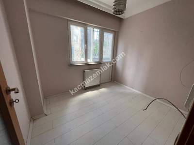 Ümraniye Ekşioğlu Birlik Sitesinde 3+1 Balkonlu Kombili 21