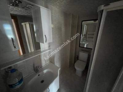 Ümraniye Ekşioğlu Birlik Sitesinde 3+1 Balkonlu Kombili 27