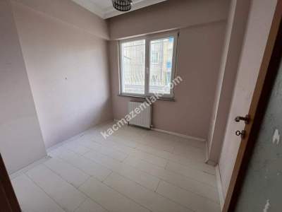 Ümraniye Ekşioğlu Birlik Sitesinde 3+1 Balkonlu Kombili 18