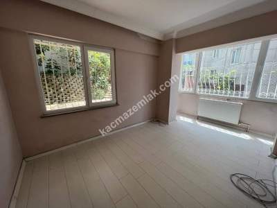 Ümraniye Ekşioğlu Birlik Sitesinde 3+1 Balkonlu Kombili 14