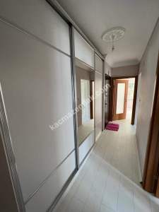 Ümraniye Ekşioğlu Birlik Sitesinde 3+1 Balkonlu Kombili 25