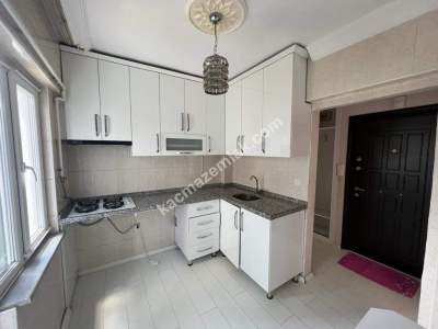 Ümraniye Ekşioğlu Birlik Sitesinde 3+1 Balkonlu Kombili 20