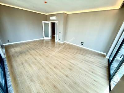 Avrupa Konutları Yamanevlerde Büyük Teraslı Özel 4+1 19