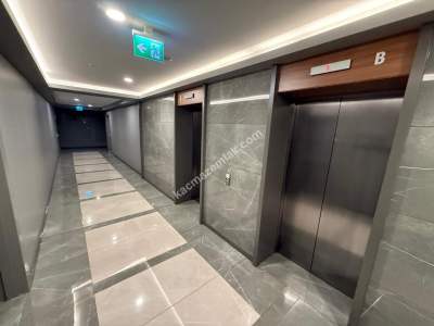 Avrupa Konutları Yamanevlerde Büyük Teraslı Özel 4+1 35