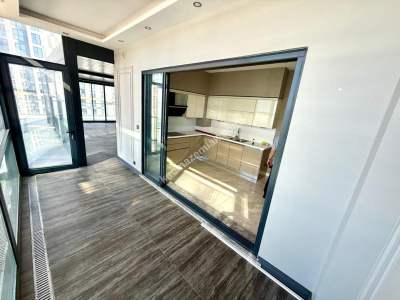 Avrupa Konutları Yamanevlerde Büyük Teraslı Özel 4+1 14