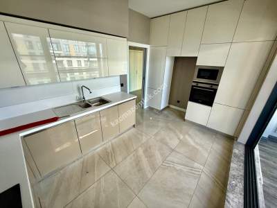 Avrupa Konutları Yamanevlerde Büyük Teraslı Özel 4+1 22