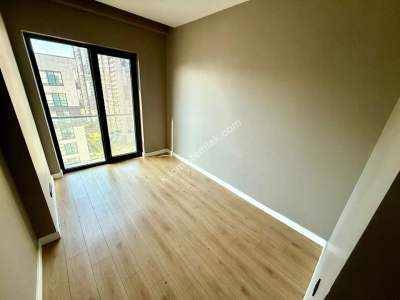 Avrupa Konutları Yamanevlerde Büyük Teraslı Özel 4+1 27