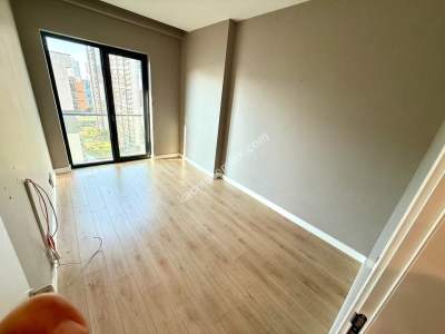 Avrupa Konutları Yamanevlerde Büyük Teraslı Özel 4+1 25