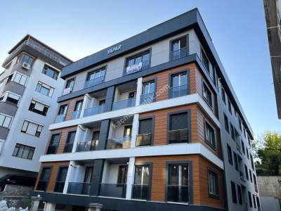 Acıbadem Yaprak Sokakta Sıfır Binada Öncephe Satılık3+1 2