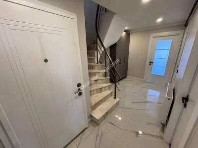 Acıabdemde Ön Cephede 180 M2 Net Satılık 5+1 Dubleks 23