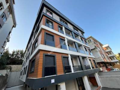 Acıabdemde Ön Cephede 180 M2 Net Satılık 5+1 Dubleks 1