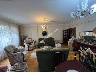 Acıbadem Nişantaşında 150 M2 Net Geniş Satılık 3+1Daire