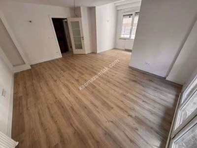 Acıbademde Sıfır Binada Ön Cephe Arakat Satılık 2+1 8