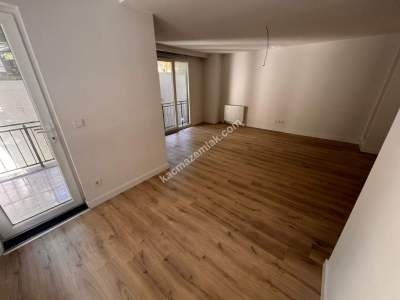 Acıbademde Sıfır Binada Ön Cephe Arakat Satılık 2+1 7