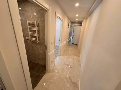 Acıbademde Sıfır Binada Ön Cephe Arakat Satılık 2+1 14