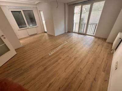 Acıbademde Sıfır Binada Ön Cephe Arakat Satılık 2+1 4