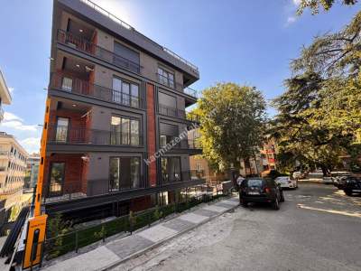 Acıbademde Sıfır Binada Ön Cephe Arakat Satılık 2+1 2